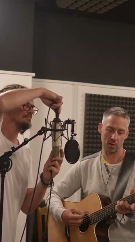 2026/06 Zničehonic, Studio Mír